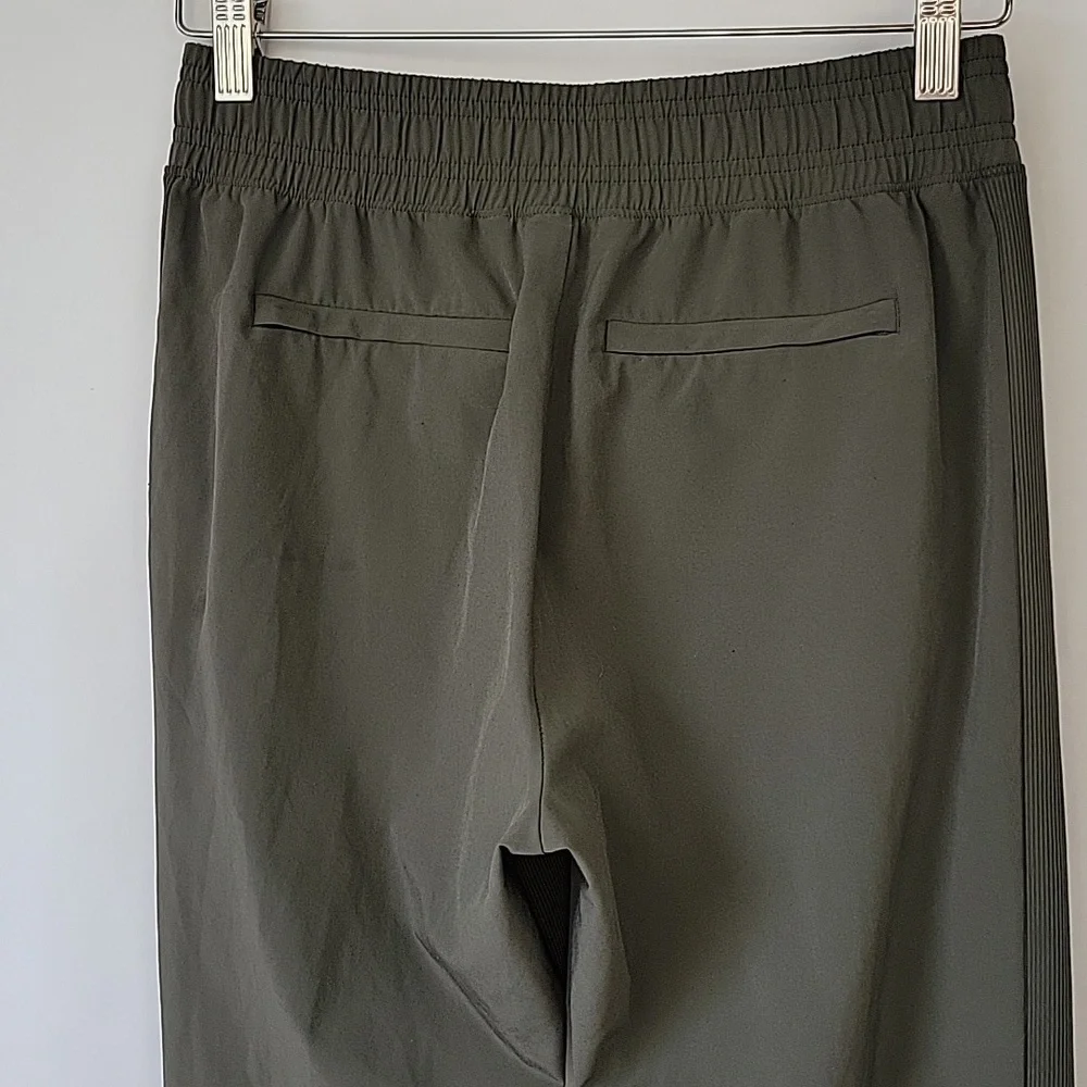 Athleta Brooklyn Jogger Olive Green Size 2